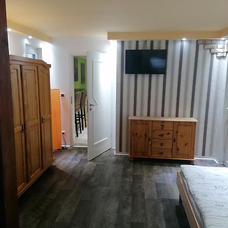 Tinas Ferienwohnung Hohendodeleben Kamer foto